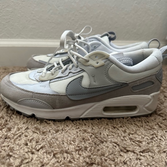 Nike Womens Air Max 90 Futura - Picture 2 of 4